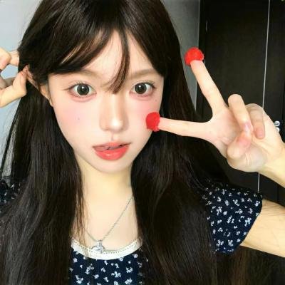 她比烟花寂寞